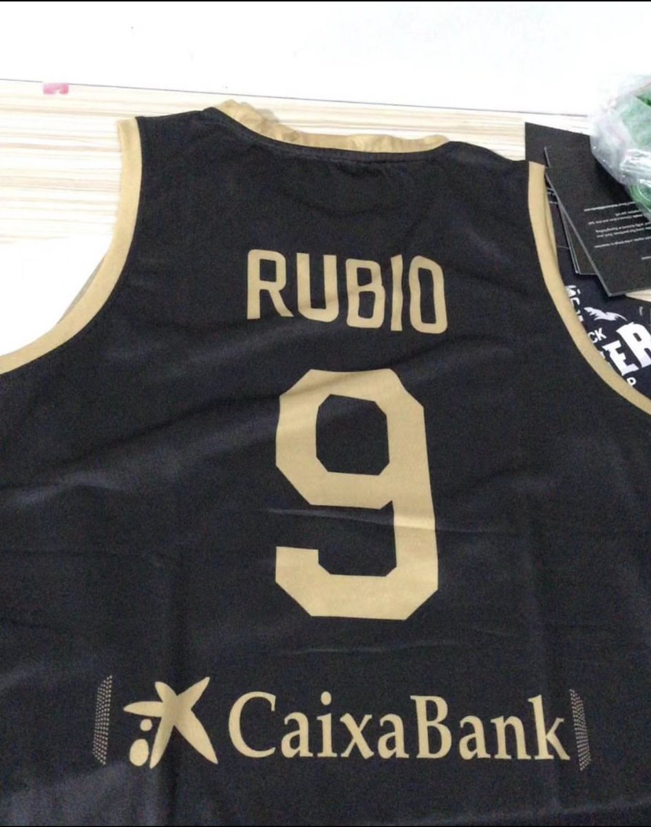 PasionBasketNBA's tweet image. 💥 SORTEO INTERNACIONAL CAMISETA CENTENARIO DE LA SELECCIÓN DE RICKY RUBIO💥

Pese a su ausencia para este Mundial, queremos hacer este sorteo especial

Para participar:

➡️ Dar RT a Este tweet
➡️ Seguir a @PasionBasketNBA y a @NBAFutQuality 

El ganador se elegirá el día en el…