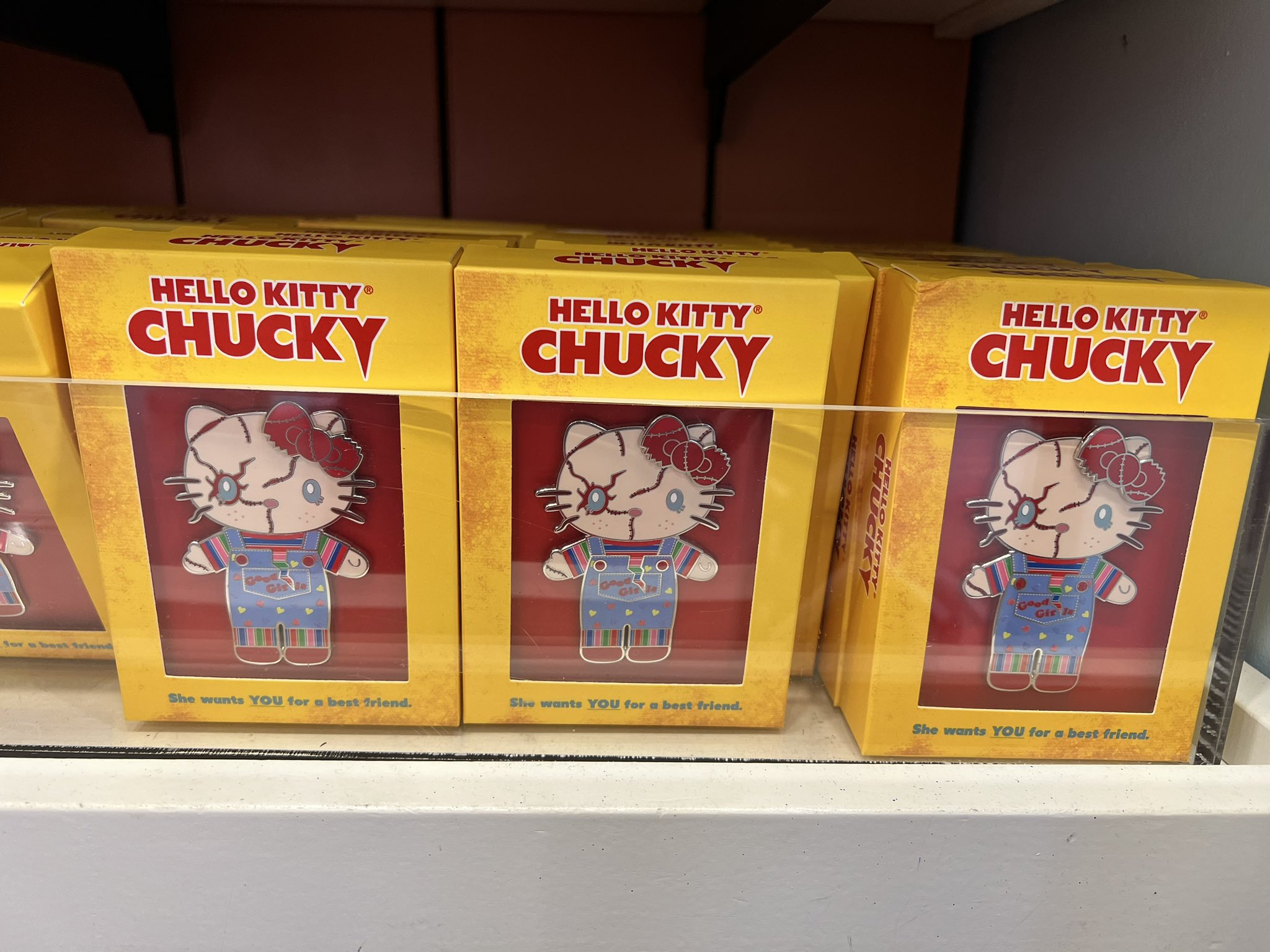 Inside Universal on X: Hello Kitty Chucky merch has arrived to Universal  Studios Florida. That's one heck of a tag team… @UniversalORL  @HorrorNightsORL  / X