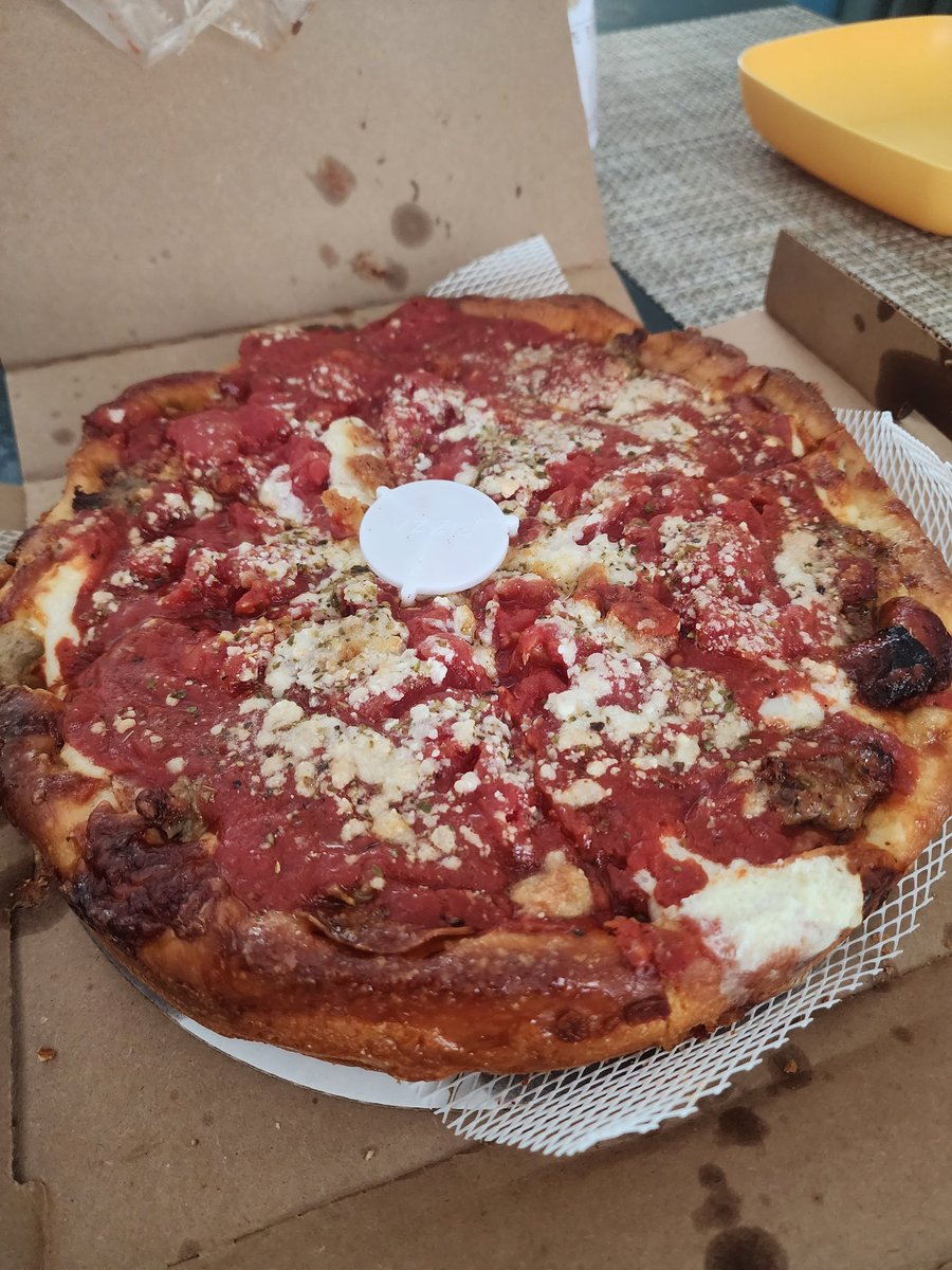 Had Chicago style for the first time and for some reason this pie got hate! It's not really Chicago style apparently, but why?