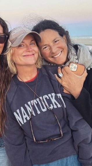 the fact that amys at the beach rn and not in LA for the eras tour 😭