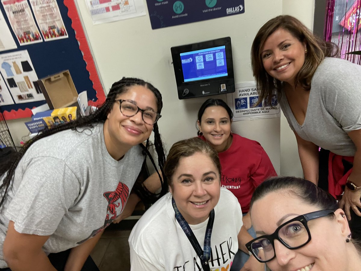MrsLMSoqui's tweet photo. @SHARDEECRYSTAL @JackLoweSrES #loweselfiechallenge #Everythinginexcellence https://t.co/TsiaUNnhme