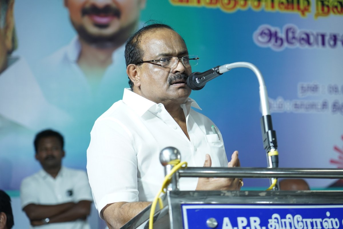 r_sakkarapani's tweet image. மாண்புமிகு தமிழ்நாடு முதலமைச்சர் அவர்களின் தலைமையில் (BLA-2) வாக்குச்சாவடி நிலை முகவர்கள் பயிற்சி பாசறை கூட்டம், வரும் வியாழன் அன்று ராமநாதபுரத்தில் நடைபெறவுள்ளது.

இது தொடர்பாக, ஒட்டன்சத்திரம் காமாட்சி திருமண மண்டபத்தில் நடைபெற்ற வாக்குச்சாவடி முகவர்களுடனான ஆலோசனைக் கூட்டத்தில்…