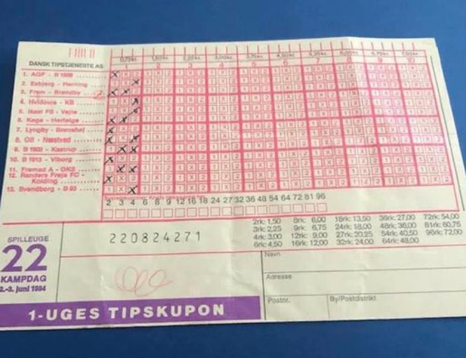 M_K_Petersen's tweet photo. Det brugte jeg lang tid på i min ungdom.

#Sportslørdag #Dongservice 
#Systemtipning 

#Datid https://t.co/sJ1atZBJ3o