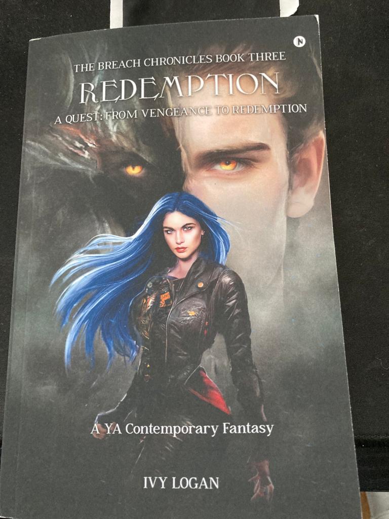 Ivyloganauthor's tweet photo. Look what arrived in Daisy Wood's @DaisyWo62695811 mail today. I'm ecstatic. https://t.co/3nAq8txGH7