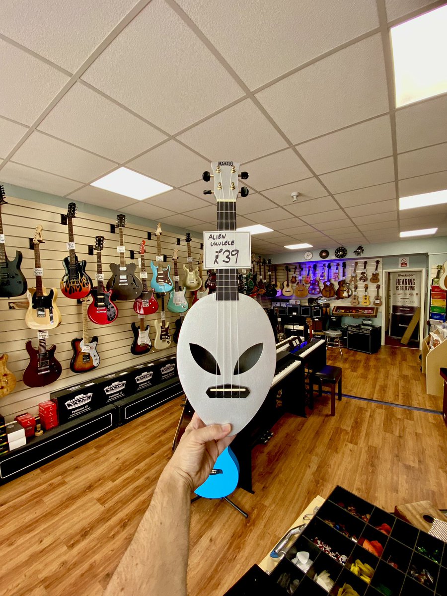 BridgendMusicSt's tweet photo. They’re here 🛸 #ukulele #ufo #alien #bridgend #bridgendmusicstore https://t.co/0NGrXo9xMS
