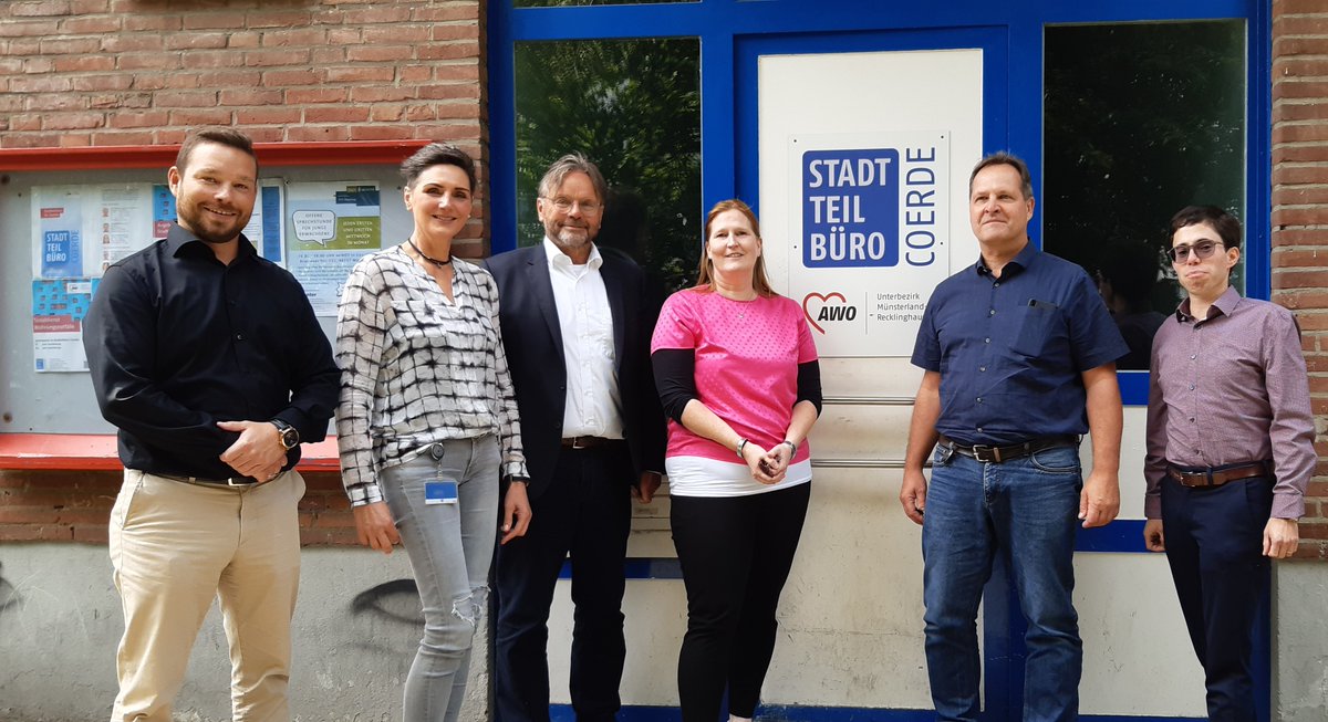 Während der #AWOSommertour besuchte AWO-Präsident <a href="/MichaelGrossAWO/">Michael Gross</a> gestern das AWO Stadtteilbüro Münster-Coerde. Hier ging es um Haupt- und Ehrenamt, wie #AWO-Quartiersarbeit die Situation in benachteiligten Quartieren verbessert und wie die Digitalisierung dabei helfen kann.