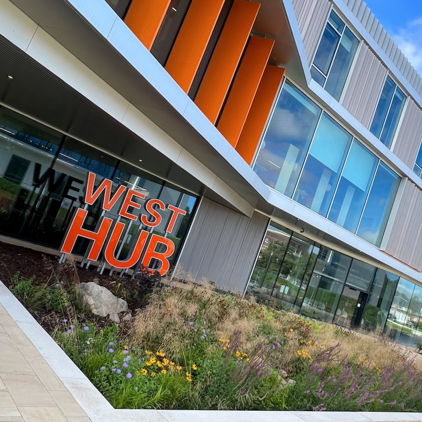 westcamhub's tweet photo. We're super-pleased with brand new, bright orange building signs. We hope it means we're now even easier to find! π #HubLove #WestCambridge #Wubby https://t.co/QwQxvNk3Oc