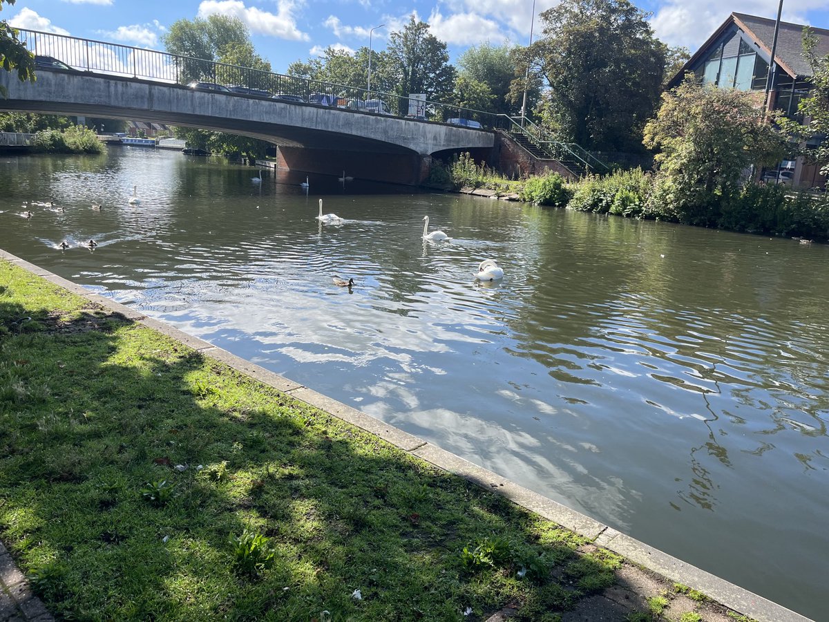 Beautiful day for in stunning Newbury visiting our amazing team at ⁦<a href="/NewburyToday/">.</a>⁩ ⁦<a href="/IliffeMedia/">Iliffe Media</a>⁩