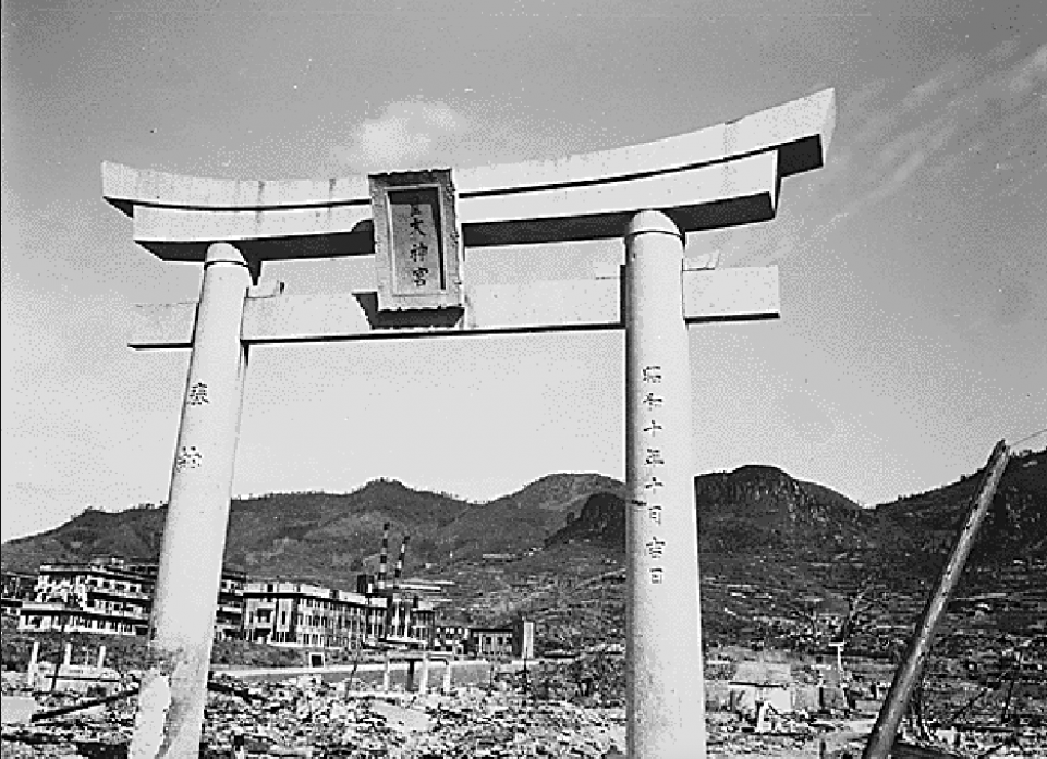 1/3 On 9th August at 11:02am local time, the second atomic bomb was dropped on #Nagasaki. The exact death toll is uncertain but it is estimated that roughly 60,000 to 80,000 people were killed as a result of the immediate blast and from the long-term side effects of radiation.
