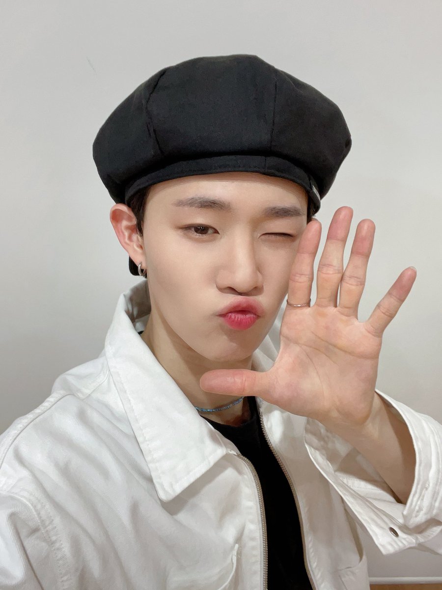EVNNE_official's tweet photo. [📸] 밝게 빛날 7개의 별 EVNNE의 다양한 소식 많은 기대 부탁드립니다 👋  Coming Soon!  #EVNNE #이븐 
#케이타 #박한빈 #이정현 #유승언 #지윤서 #문정현 #박지후 https://t.co/UZShqnYxNP