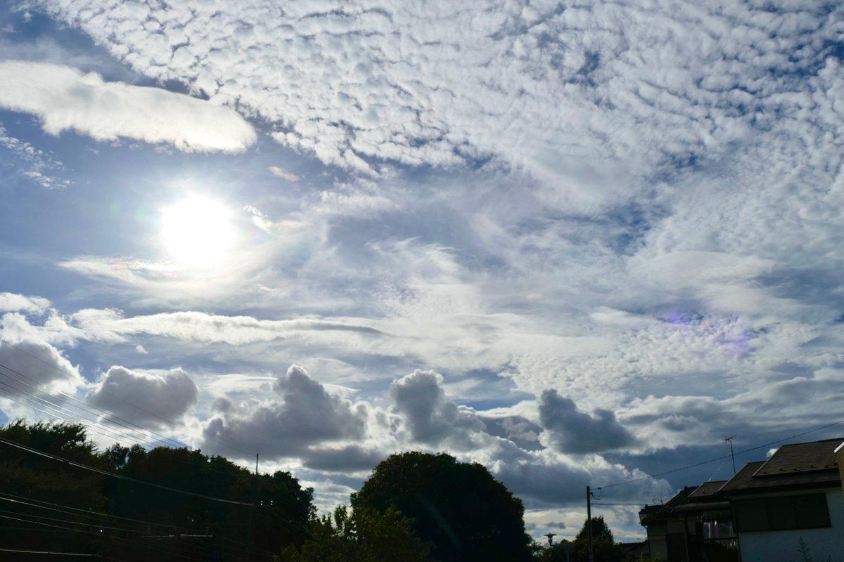 67hatch9X's tweet photo. 8月7日午後4時半 
相変わらずの炎天下でも着実に、夏と秋が交叉する空模様 https://t.co/MJREUBkLT3