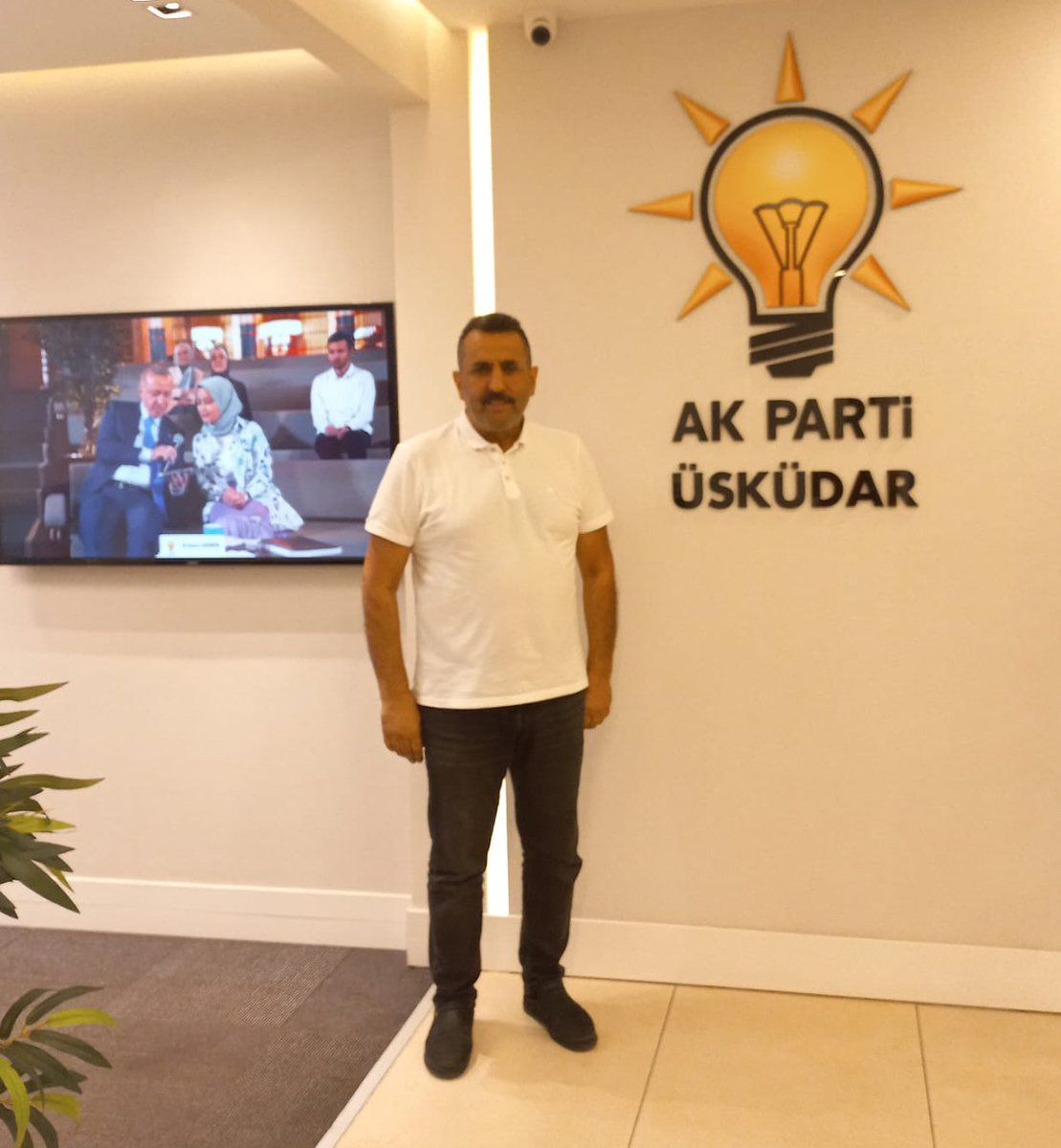 ak_uskudar's tweet photo. Üsküdar için her zaman nöbetteyiz

Bugün İlçe Başkanlığımızda nöbetçimiz Başkan Yardımcımız  @ismail_bulut44 

✍️ Soru ve görüşleriniz için kendisini ziyaret edebilir veya ☎️ 0216 495 94 00 numaradan kendisine ulaşabilirsiniz.

Nöbet Saatimiz 
⏰ 10:00-17:00 https://t.co/O0kp5xeAA5