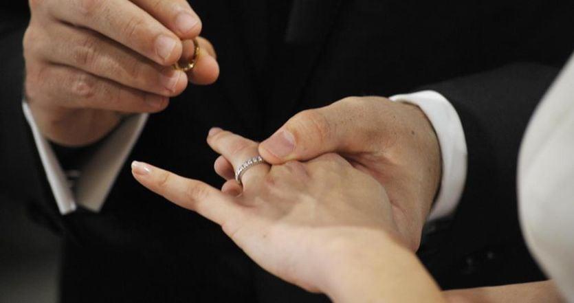 🔸 #Tasse su neve e nozze notturne: addio a più di 22mila #regidecreti dimenticati. Cancellate le regole per l’impiego dei piccioni viaggiatori. Via anche il decreto che aumentò il numero dei fuochisti del regio lancia-siluri Pietro Micca. ilsole24ore.com/art/tasse-neve…