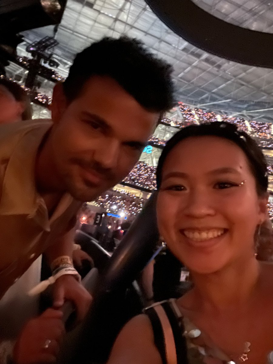 deenisewaang's tweet photo. WHERE THE HELL HAVE YOU BEEN LOCA??? #LATSTheErasTour https://t.co/RYDt8kKiZd