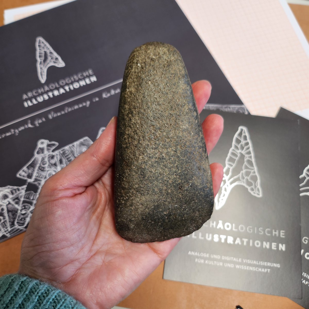 'The best weeks start on Monday.' Working material ready. Today it is all about neolithic stone axes. This week can finally start... ready, set, go! #MondayMorning #archaeologicalillustration #illustratorslife #BehindTheScenes #drawing #ArchIllu