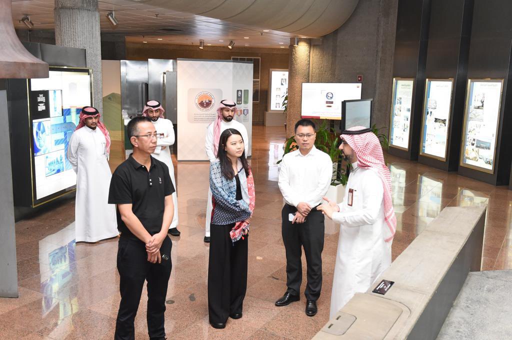 وفد من شركة (قوكين سولار) يزور مركز زوار #الهيئة_الملكية_الجبيل ويتعرف على جهود إنشاء وتشغيل وتطوير وإدارة مدينة #الجبيل_الصناعية ، ويطلع على أبرز الفرص الاستثمارية بالمنطقة الصناعية .