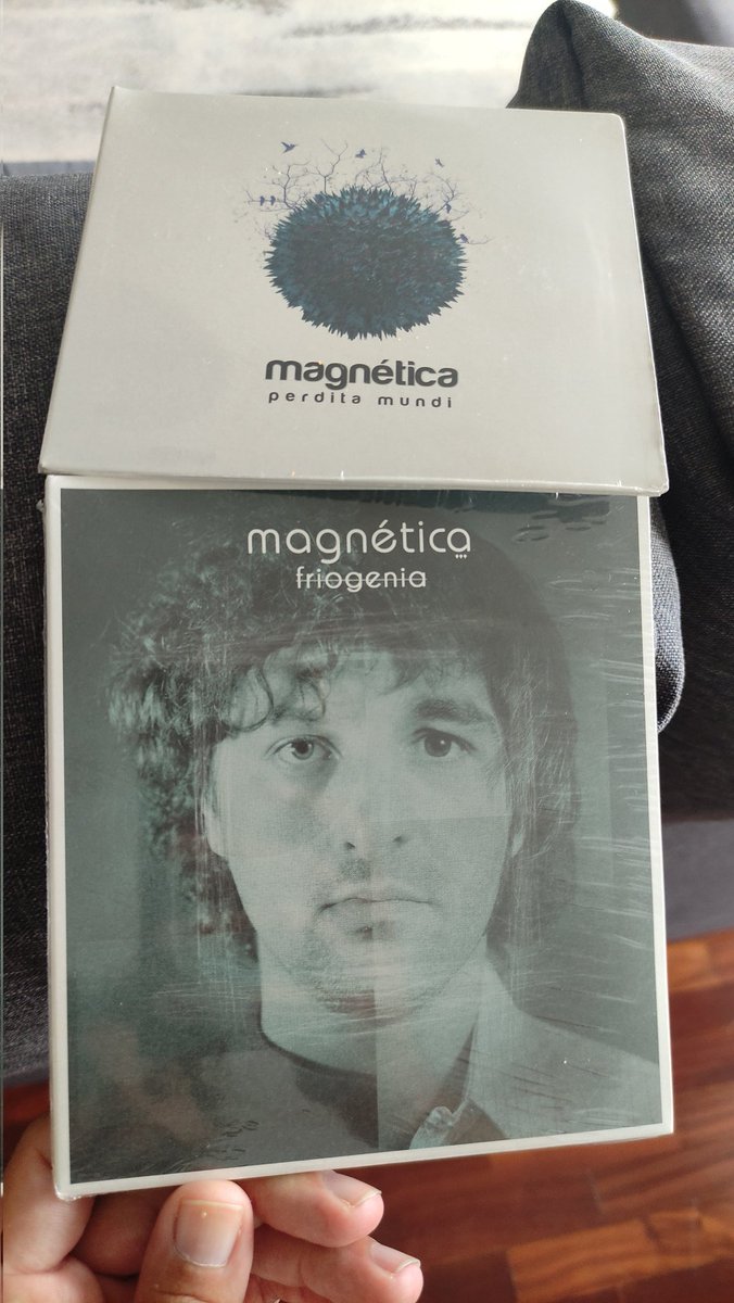 <a href="/AkselGV/">Aksel</a> se puso en contacto conmigo para engrandar mi colección de CDs, y me acaban de llegar estos dos trabajos, hechos con amor y esmero, que se van directos a dar unas vueltas en el coche.

Mil, mil gracias. 😘😘