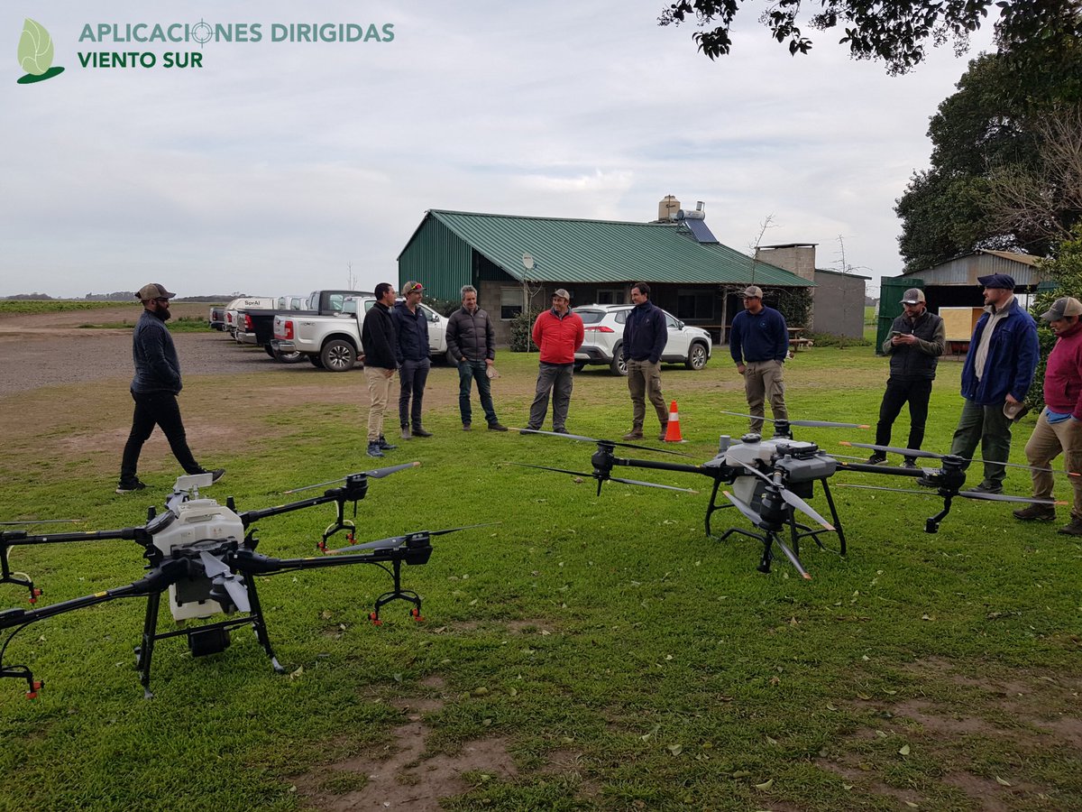 Durante la visita de <a href="/GeezaColeman/">Guy Coleman</a> a la Argentina para participar en el Congreso de <a href="/aapresid/">Aapresid</a> también visitamos Agrícola Testa y Banburuby para discutir sobre pulverización, drones y la realidad de los brindadores de servicio y la importancia de la calidad.
<a href="/franpugno/">Francisco Pugno</a> <a href="/deepagroco/">DeepAgro</a>