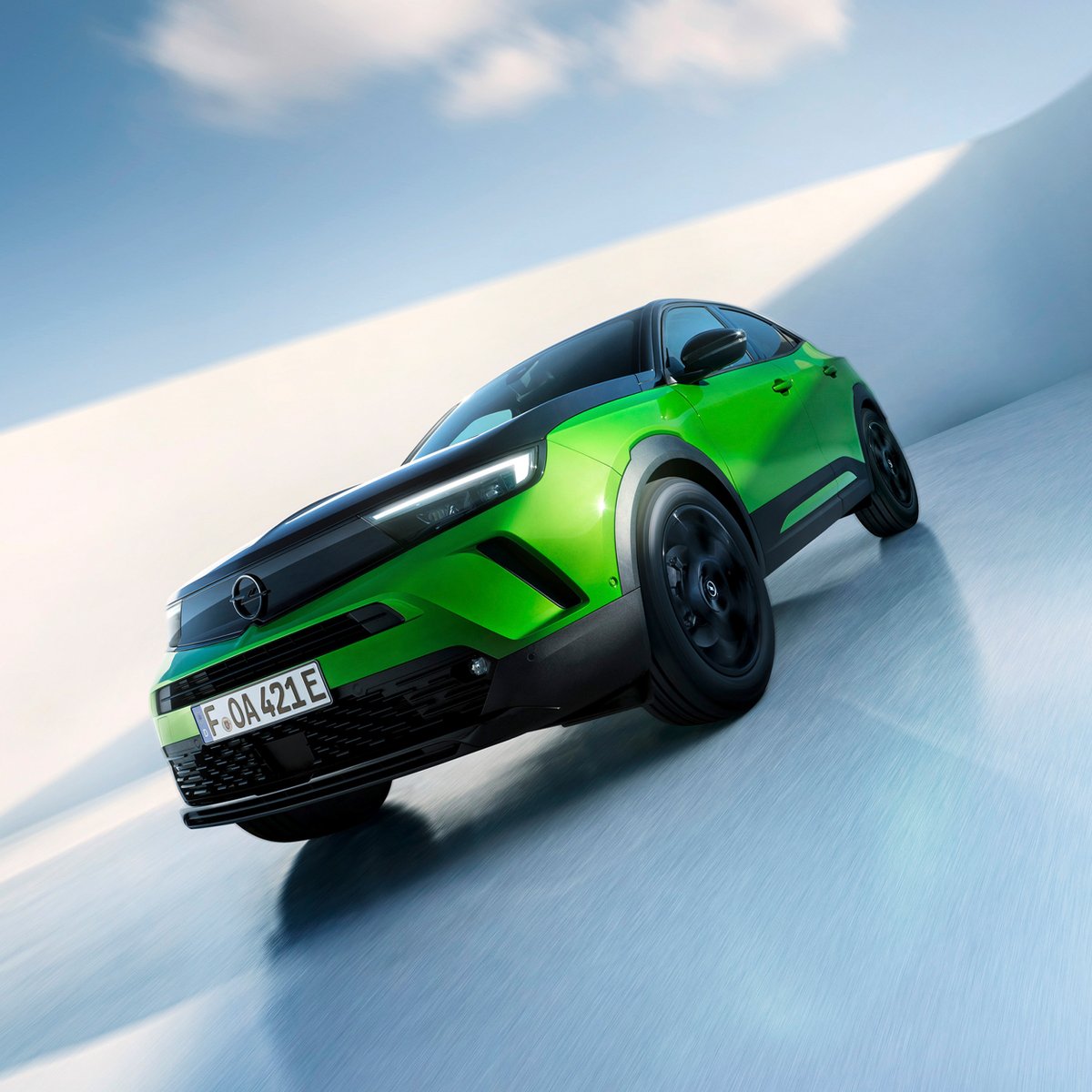 Bold aesthetics meet pure 
confidence. The #OpelMokka 
Electric stands out from the
crowd. #PumpedWithEnergy