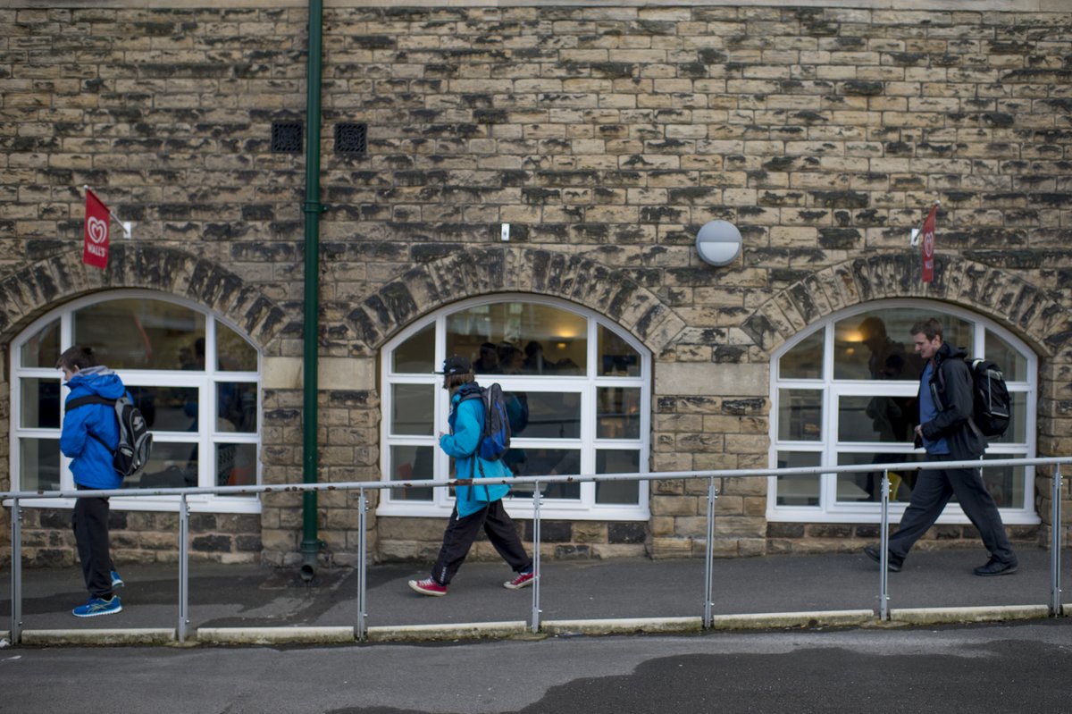 Blog📖 | Local authorities can play a decisive role in addressing the barriers community businesses face to better support their social economy. 

Our 5️⃣  lessons outline how they can intentionally and purposefully grow their social economy 📈

Read now 👉 bit.ly/3N5g80K