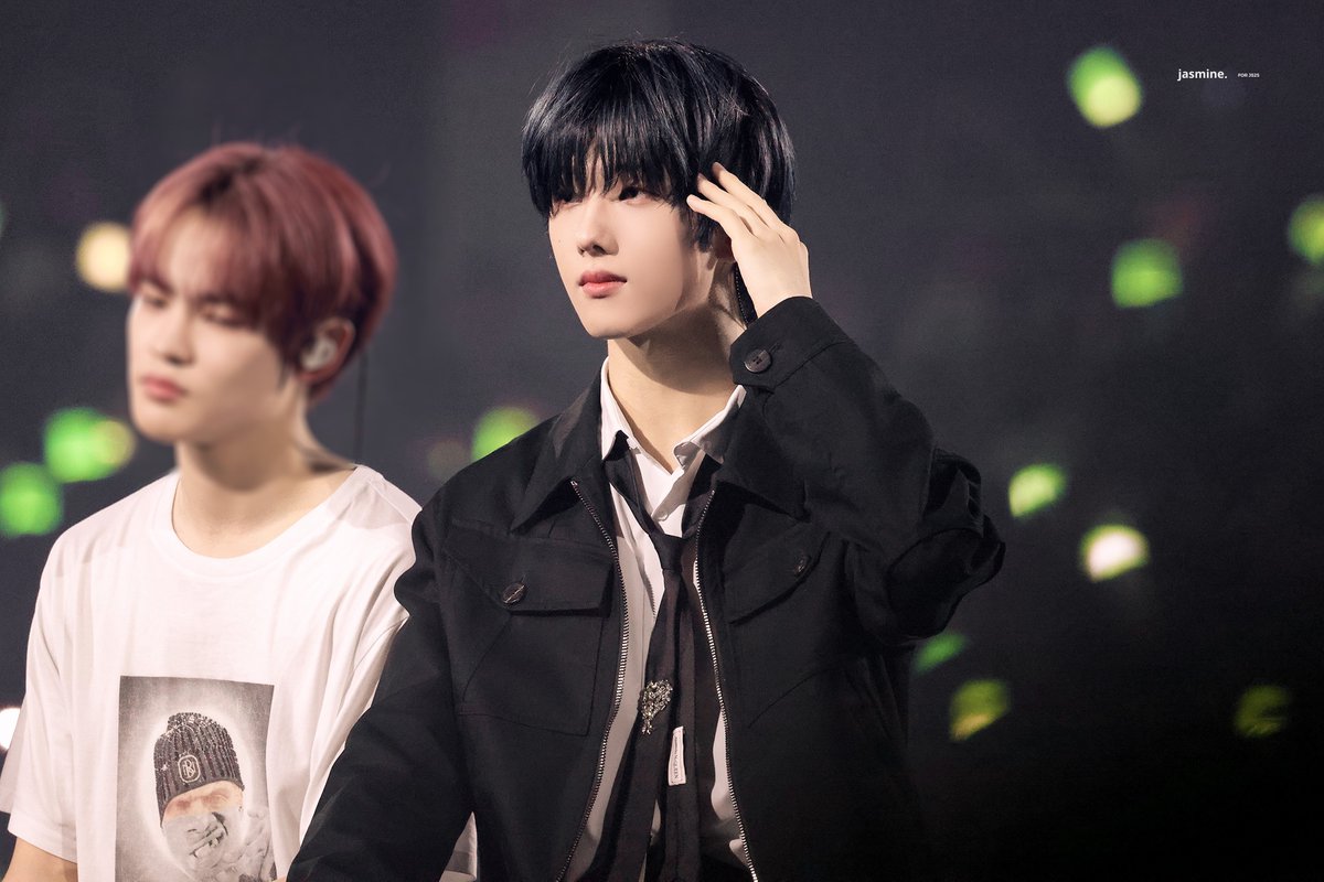 jisunqpawrk's tweet photo. the way jisung's beauty still got me in awe every single time https://t.co/gHwEQwVdgm