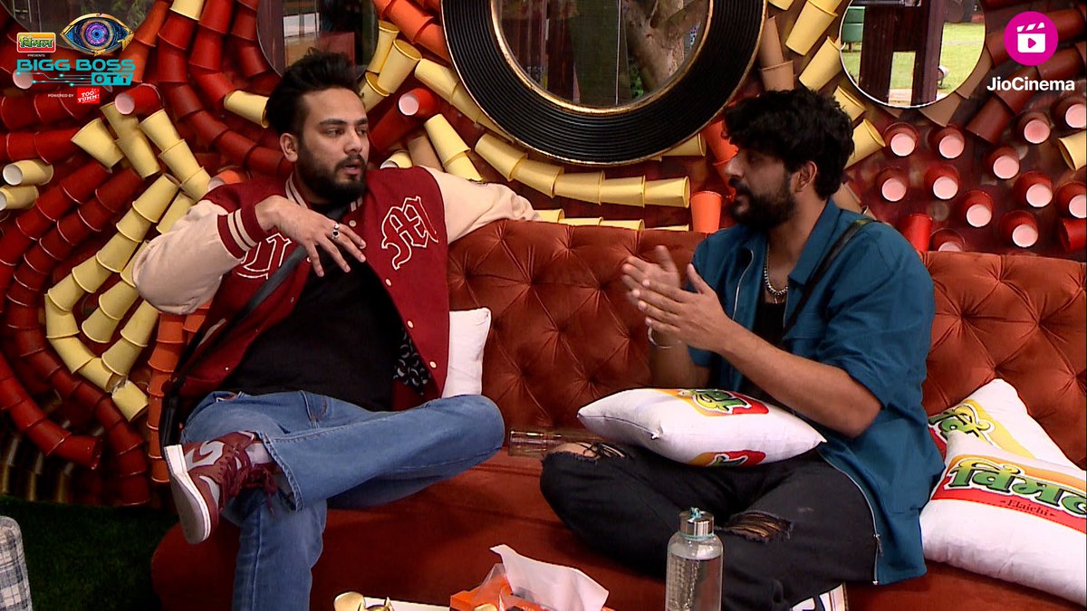 HotstarReality's tweet photo. Clash in bhaichara?😳

Janta, kya yeh hai Abhishek ki insecurity or a misunderstanding with Elvish?🤔

Watch #BBOTT2 24 hours live feed on #JioCinema for free!

https://t.co/Nfmj7B7MFL

#BBOTT2onJioCinema #BiggBossOTT2 
#AbhishekMalhan #ElvishYadav https://t.co/kmNbO8FAb5