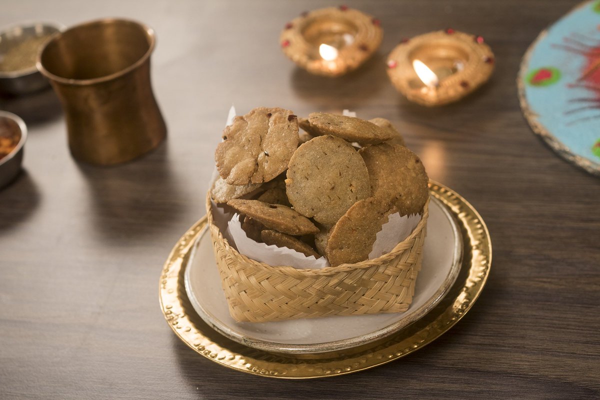 SanjeevKapoor's tweet photo. Click the link below to check out Bajra recipes on YouTube:
https://t.co/y8zxy9dS8J
#MilletKhazana #SanjeevKapoor #SanjeevKapoorKhazana #Bajra
#365DaysOfMillets #MilletwithSK #ThisYearMillets #YearOfMillets #WorldOnMillets #IndiaOnMillets #IYOM2023 #Millet #milletrecipes https://t.co/WwhMiSXF9M