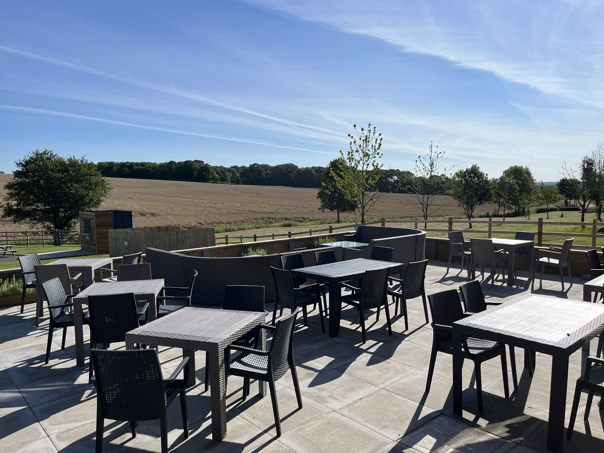 M

It's a beautiful day - views don't get much better, enjoy a great lunch with us - We are again looking  forward to Friday Night 'Restaurant Night' every Friday, book now to enjoy the superb food from our fantastic Chef George and a glass of your favourite tipple
