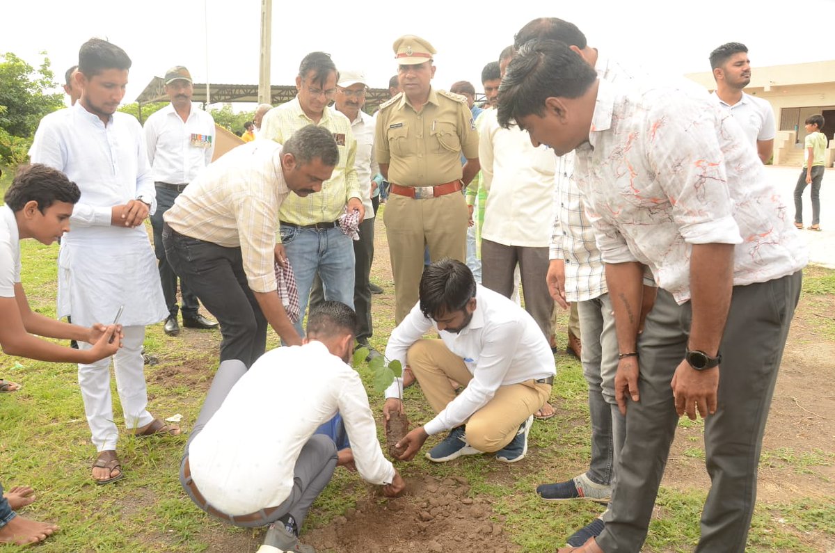 આઝાદીકા અમૃત મહોત્સવ અંતર્ગત મેરી માટી મેરા દેશ કાર્યક્રમની ગ્રા.પં.વરતેજ #Bhavnagar ખાતે ઉત્સાહભેર ઉજવણી કરવામાં આવેલ જેમા શહિદવીરોને શત શત નમન કરી શ્રદ્ધાંજલિ આપી. #MeriMatiMeraDesh #VeeroKoVandan #Bhavnagar
<a href="/Collectorbhav/">Collector & District Magistrate Bhavnagar</a> <a href="/BhavnagarDdo/">DDOBhavnagar</a> <a href="/CMOGuj/">CMO Gujarat</a> <a href="/BhanubenMLA/">Bhanuben Babariya</a> @bhavnagar_sdm