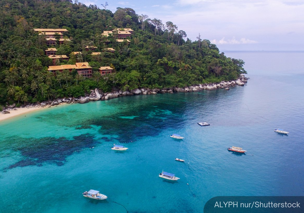 NewsBFM's tweet photo. 1. The project to construct a new airport on Pulau Tioman has been cancelled, says natural resources, environment and climate change minister Nik Nazmi.

He adds, the Cabinet agreed in principle not to continue with the plan, which would involve 76% of reclaimed land. https://t.co/6LNnOYFe4k