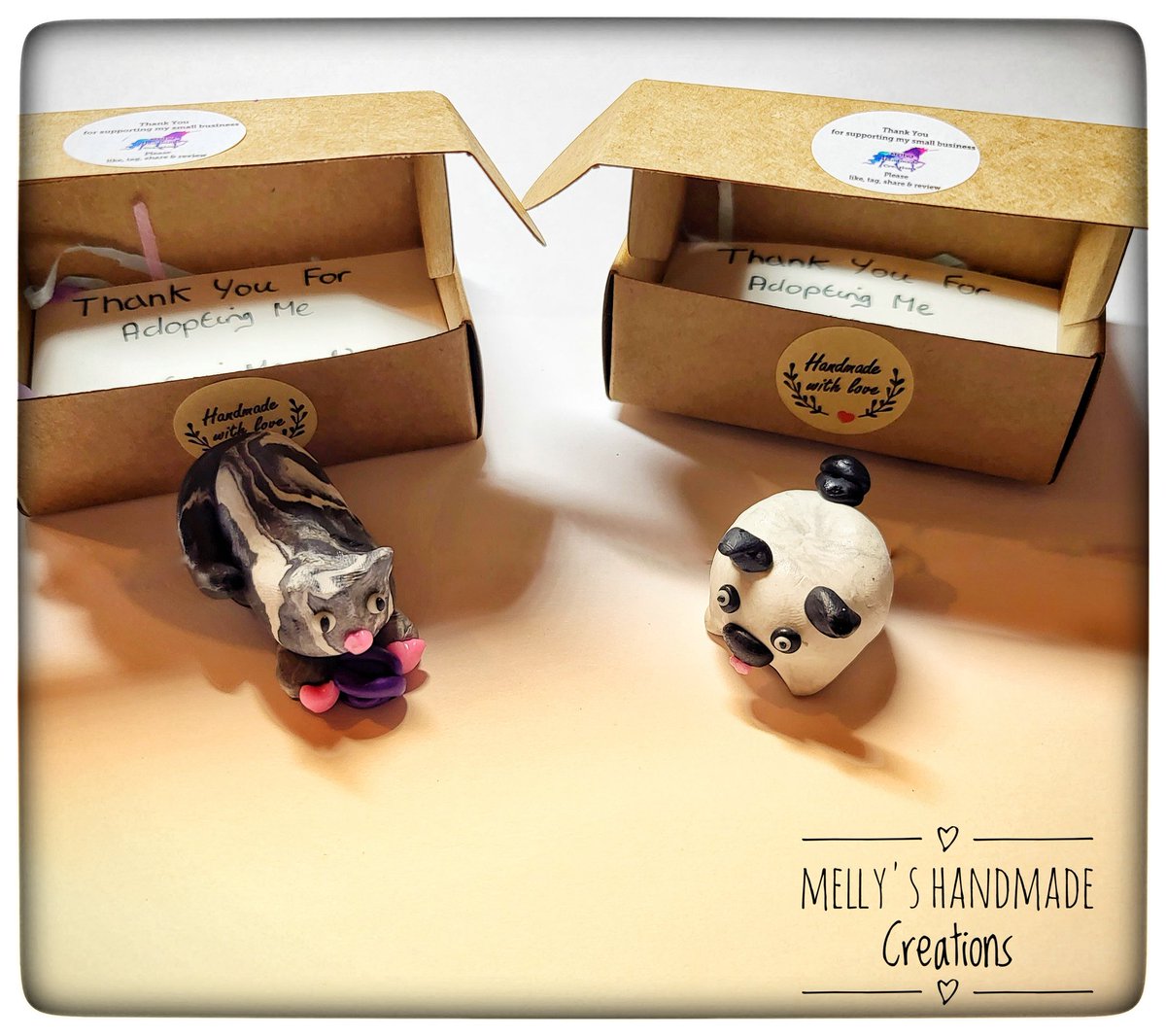 MellysHandmade's tweet photo. I'm introducing another Newbie to the Pocket Buddies 🐾
He's cute, loveable &amp; very cheeky Please give a woof-tastic welcome to puggley doggy 🐕
Check out my full range in the pictures 👾🦕🦖🐌😺🐶
https://t.co/eIVWKSnN46
🦄💜🇮🇪
#CraftBizParty #MHHSBD #heartofireland #mentalhealth https://t.co/ZaWa8gfmJh
