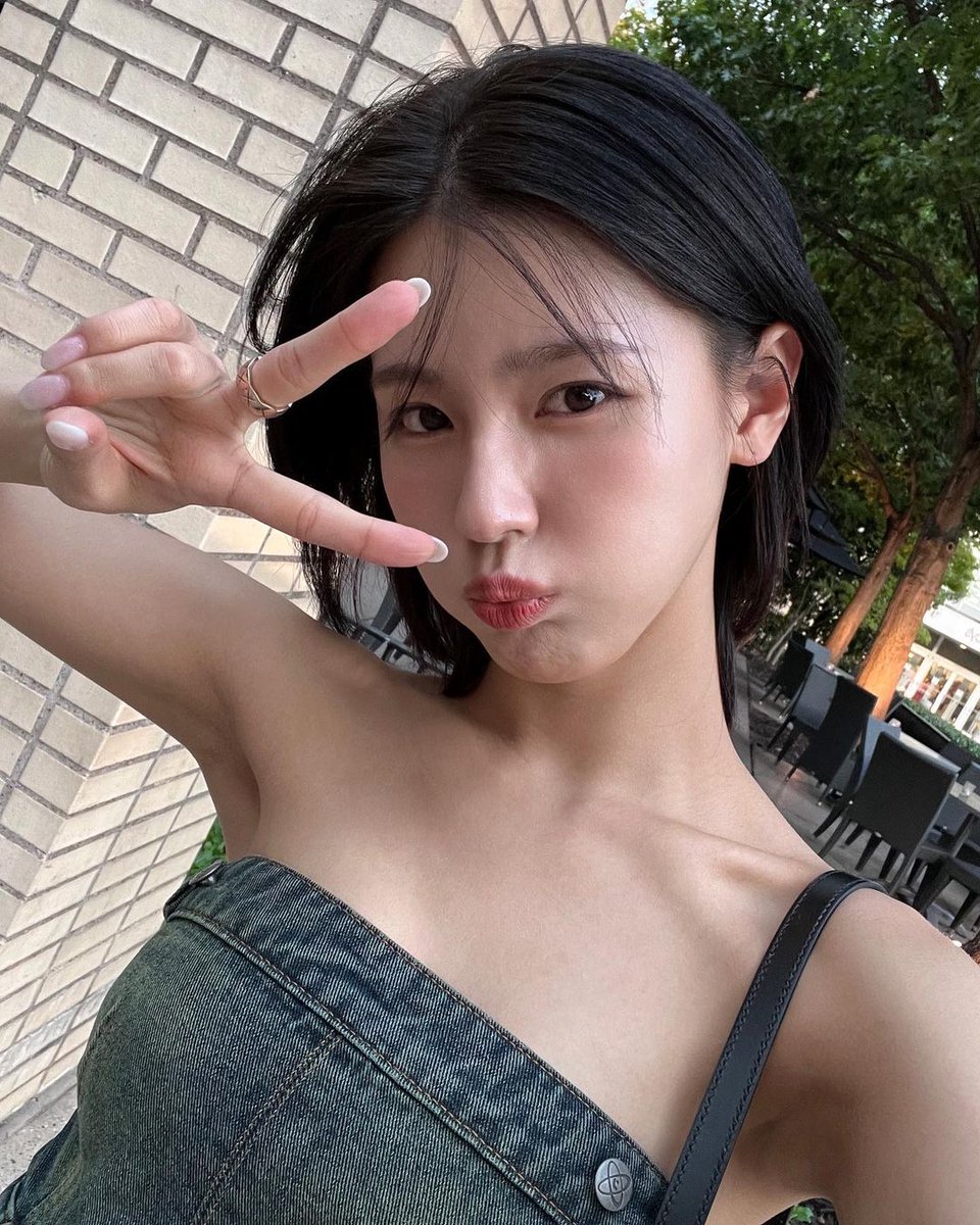searchmiyeon's tweet photo. this miyeon selca ♡ https://t.co/T5W1sWKOPk