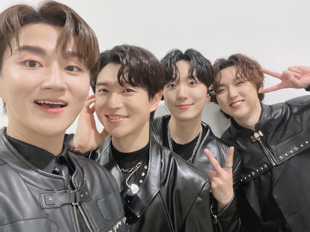 foman_4restella's tweet photo. 🌳 숲별 라디오 : 포레는 다 좋지만 포만 36회 ✨️  

여러분, 그거 아시나요!?
1년전 오늘 
포만 첫방송이 시작되었습니다!!!!
👏👏👏👏👏👏

오늘 밤! 10시 
여전히 숲별들을 기다립니다!

오늘의 주제는
' 포만! 하면 생각나는 포레 노래' 입니다.

다양한 곡과 사연 기다릴게요 ❤️ https://t.co/k9zhH8t2IN