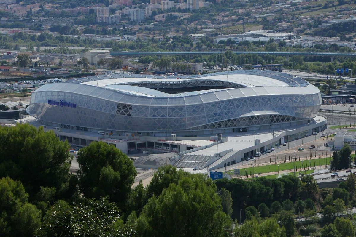La préfecture des Alpes-Maritimes interdit la consommation d'alcool et la vente de boissons alcoolisées à emporter aux abords de l'Allianz Riviera pour toute la saison
➡️ l.nicematin.com/w8A