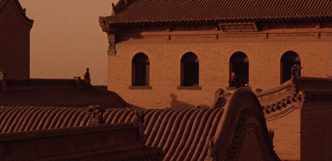 microhab1tat's tweet photo. Raise The Red Lantern was able to portray the claustrophobia and loneliness of a woman captured within a patriarchal system and the architecture adds up to the rich layers of social commentary woven into the film. https://t.co/WUG2vIdLfY