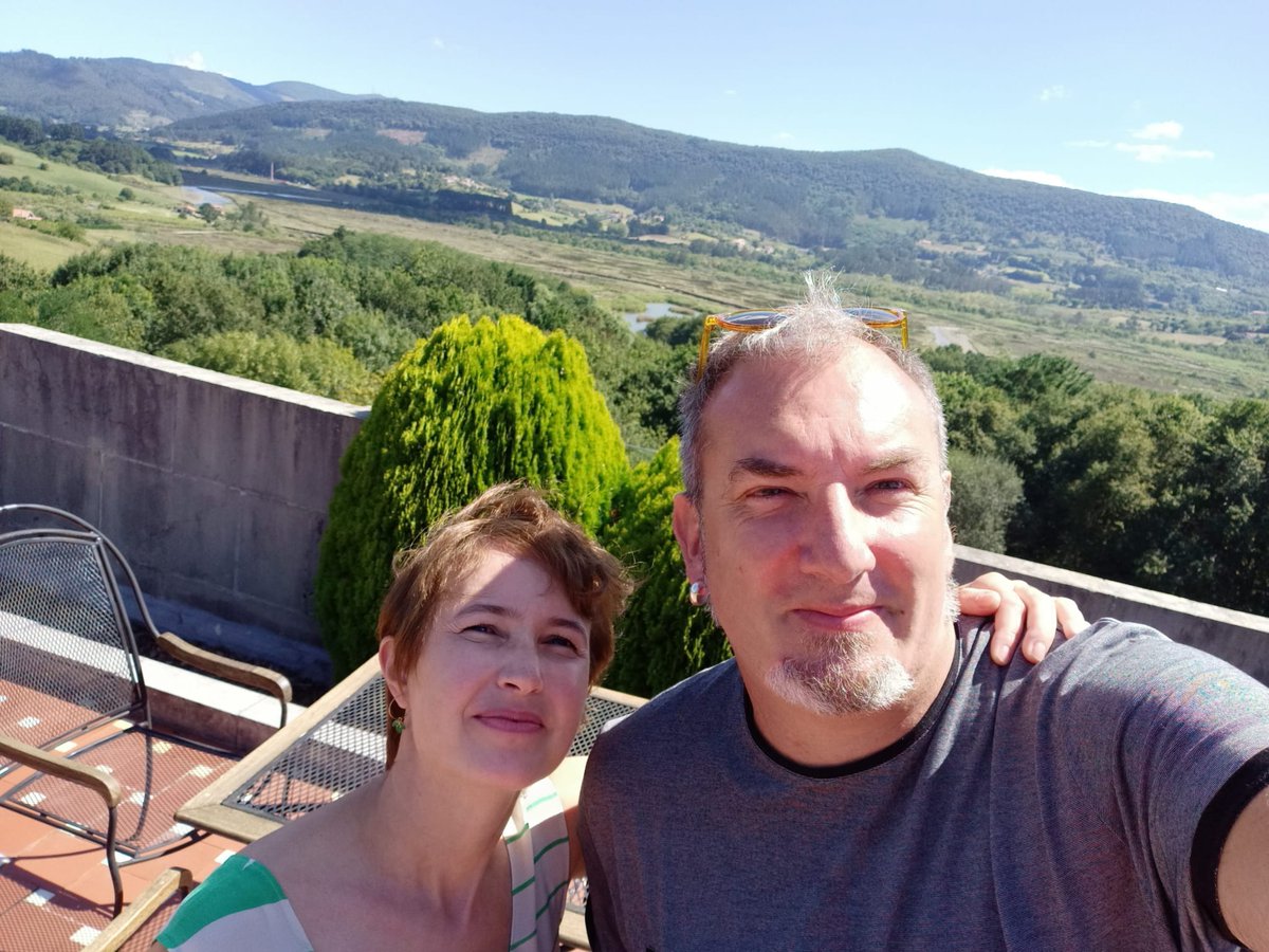 maia_jon's tweet photo. abokatua, giza eskubideen defentsan aktibista, finean, mundu hobe baten aldeko ametsaren bila bizi zen emakume osoa. 
Agur Amaia maitea, orain arte bezala, hemendik aurrera ere gure bideko argia izango zara. Betirako loak hartu zaitu, baina amets bat utzi diguzu.
Maite zaitut 💔 https://t.co/haDHhgHa05