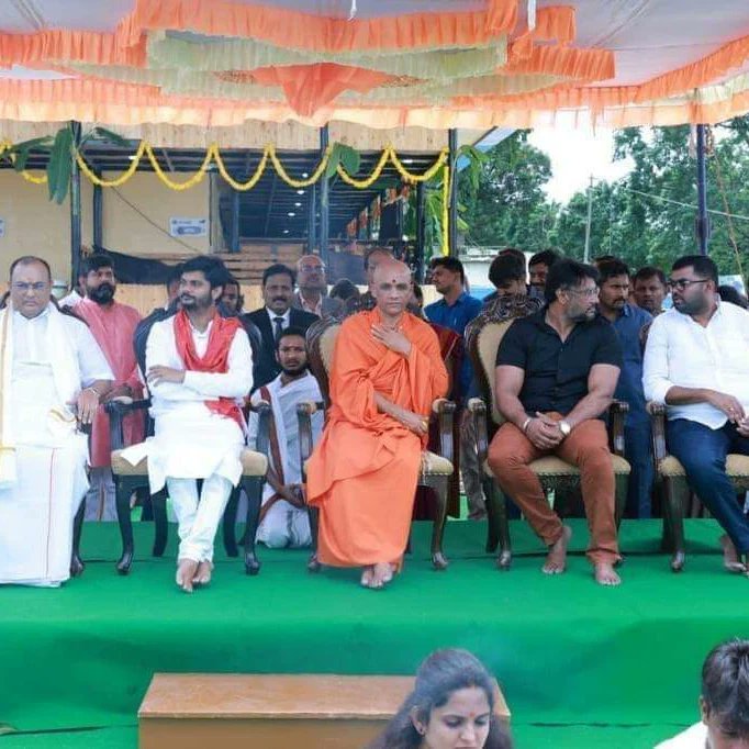AKDSS00195917's tweet photo. ಬಾಕ್ಸ್ ಆಫೀಸ್ ಸುಲ್ತಾನ್ ಚಾಲೆಂಜಿಂಗ್ ಸ್ಟಾರ್  ಡಿ ಬಾಸ್ ರವರು ಇಂದು "ಬಿಜಿಎಸ್  ಹಾರ್ಸ್ ರೈಡಿಂಗ್ ಸ್ಕೂಲ್" ಉದ್ಘಾಟನಾ ಸಮಾರಂಭದಲ್ಲಿ ಮುಖ್ಯ ಅತಿಥಿಯಾಗಿ ಭಾಗವಹಿಸಿದರು. https://t.co/nI79S5q1tu