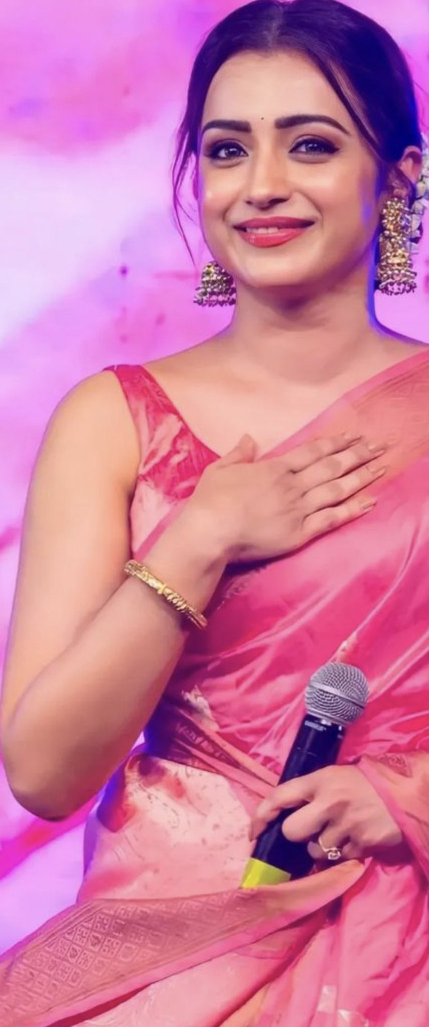 F3FLwfXXoAAPKMC?format=jpg&name=large