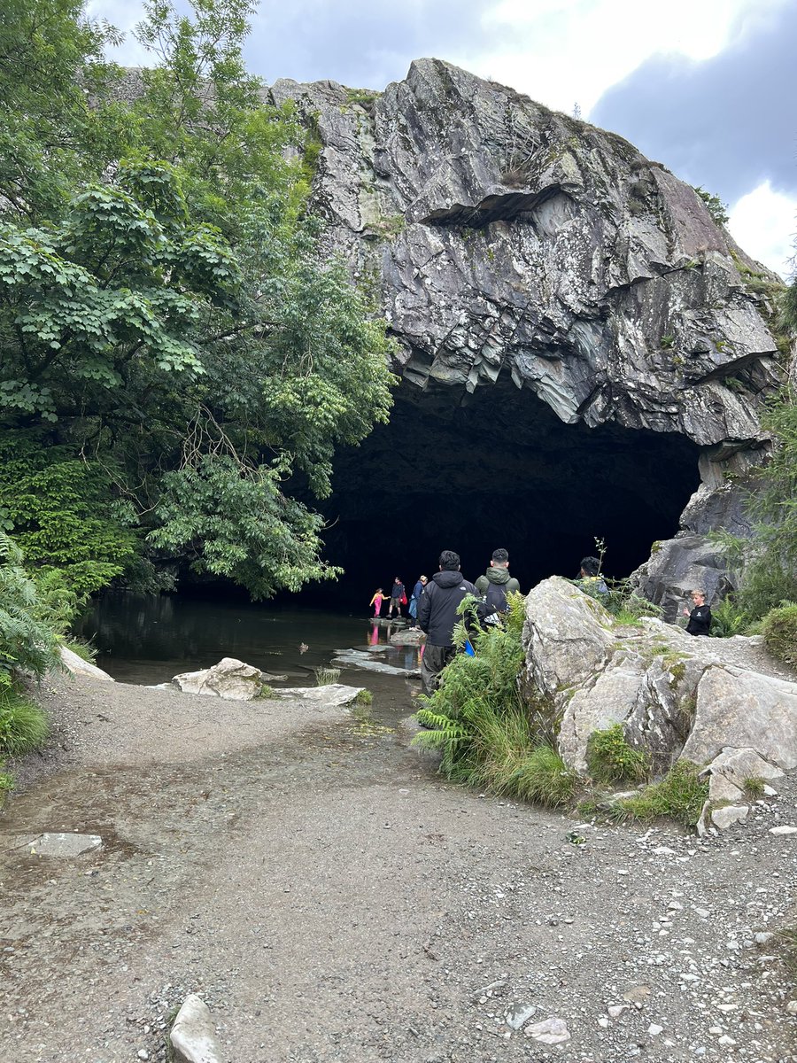 Fell in love with the Lake District all over again. Sometimes we forget that the UK has some beautiful places! Favourite part was Rydal Caves! 
#lakedistrict