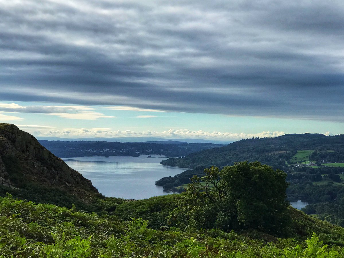 LivingTLOL's tweet photo. Such lovely soft light this morning over Fairfield, Windermere, and Lily Tarn. It’s always worth getting up early on a fine day! Happy Wednesday greetings to one and all 😉😊
#Ambleside #Fairfield #TheLakedistrict #Winderemere https://t.co/BxNuqKAanj
