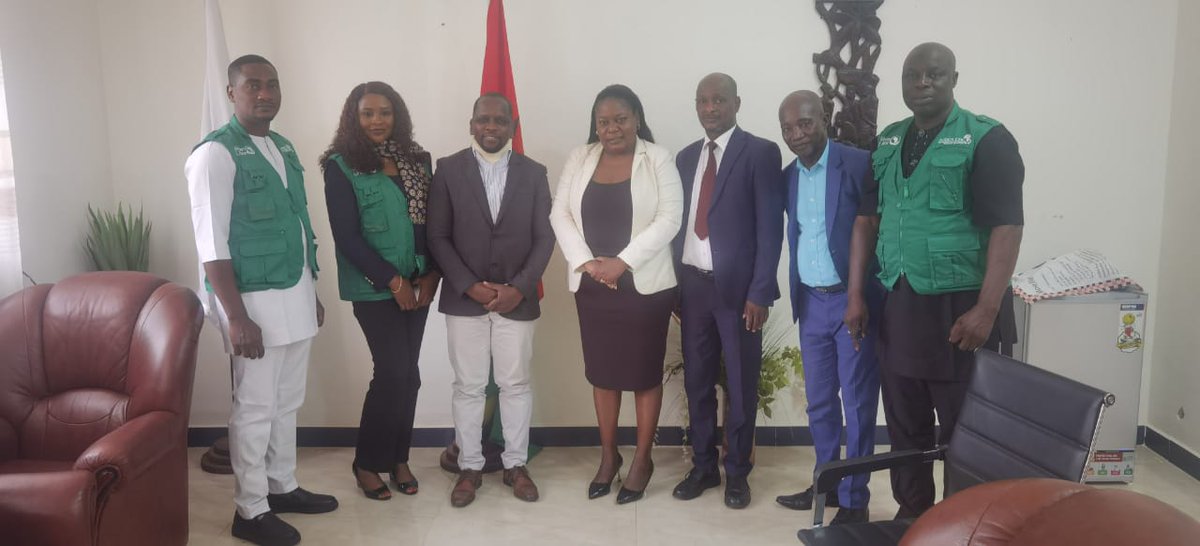 Western_RCC's tweet photo. This week @AfricaCDC Western RCC team led by Ag Regional Coordinator @Dr Herilinda Temba is on a strategic mission to Guinea Bissau to introduce Africa CDC programs, follow up on Saving Lives and Livelihood #SLL program implementation, and map public health resources. https://t.co/Hyg83FwDvB