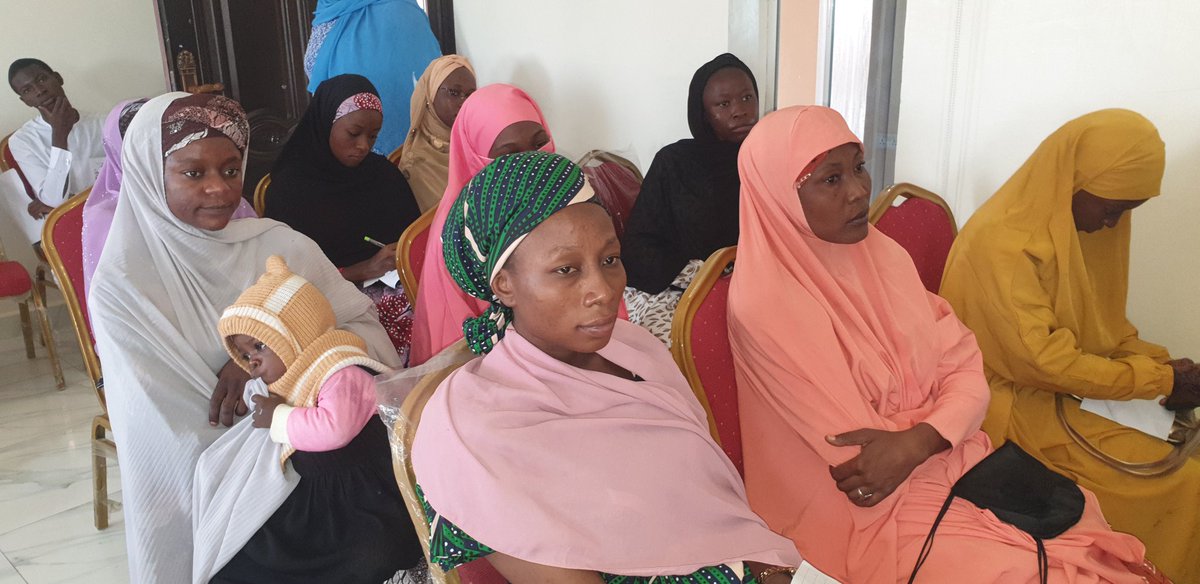 ICTAdvocates's tweet photo. We hold Business Support Clinic for the participants of our Digital Innovation and Creativity for Young Women supported by @Lenovo. In the ongoing clinic, the participants will undergo coaching on tips of starting, managing and growing  businesses @YZYau @zee4mii @s_suhailu https://t.co/U0E7v33X5l