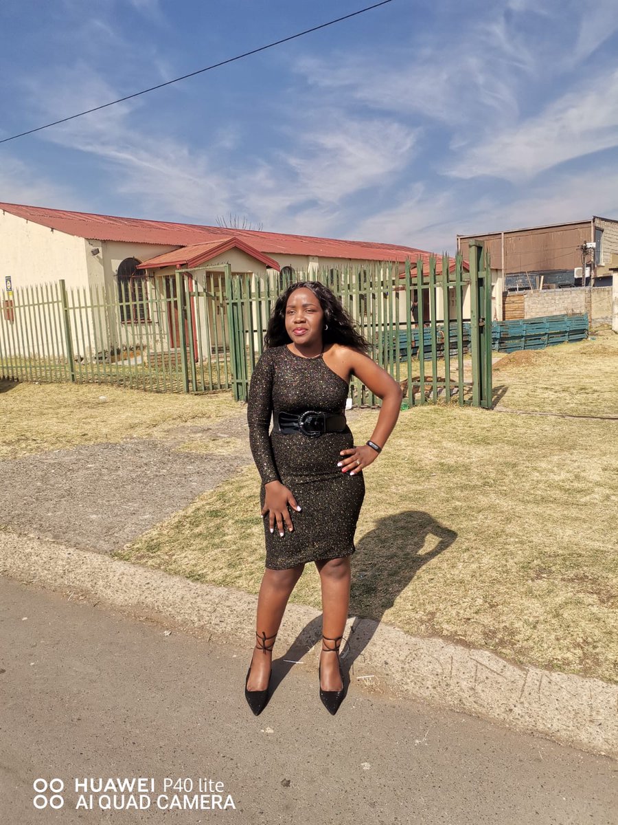 NwambatiniTM's tweet photo. I'm beautiful 😍😍 https://t.co/8qGGLHejzi