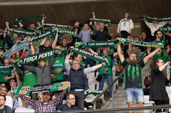 HuracaVN's tweet photo. ⚗️ La fórmula eterna, continua funcionant:

⛹️‍♂️ (7 de 12):

G. Vives.
P. Ribas.
Y. Kraag.
M. Allen.
P. Busquets.
J. Rodríguez.
R. Prey.

👔 (3 de 4):

C. Duran.
D. Miret.
D. Jimeno.

#Somelbressol 🍼🍼🍼

📸 @unnika

#ForcaPenya 💚🖤💚🖤 https://t.co/8SMgWiAJao