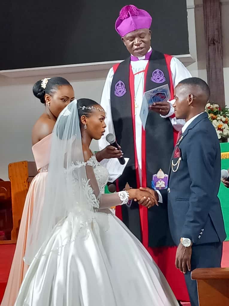 Eras_Mmugisha's tweet photo. The 5th day of August, we witnessed the significance of students fellowships + associations, the life of @YumvirusabaAgu1 + @BwizaRuth never remained the same. Great thanks to @KisoroMissioner + @KAAYM5 . We did witness their vows presided over by Rt. Rev Bp. @AsiimweOnesimus . https://t.co/y3AgjzqyR4