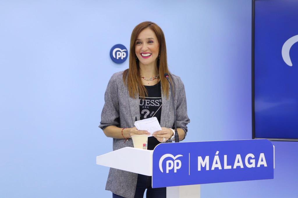 PPMalaga's tweet photo. El PP de Málaga critica las continuas averías en los trenes por la inacción del Gobierno y exige inversiones reales
• Pérez de Siles subraya el deterioro progresivo y constante de los servicios ferroviarios y recuerda que eran un modelo de puntualidad y asistencia en España https://t.co/BTFYpHiyxj
