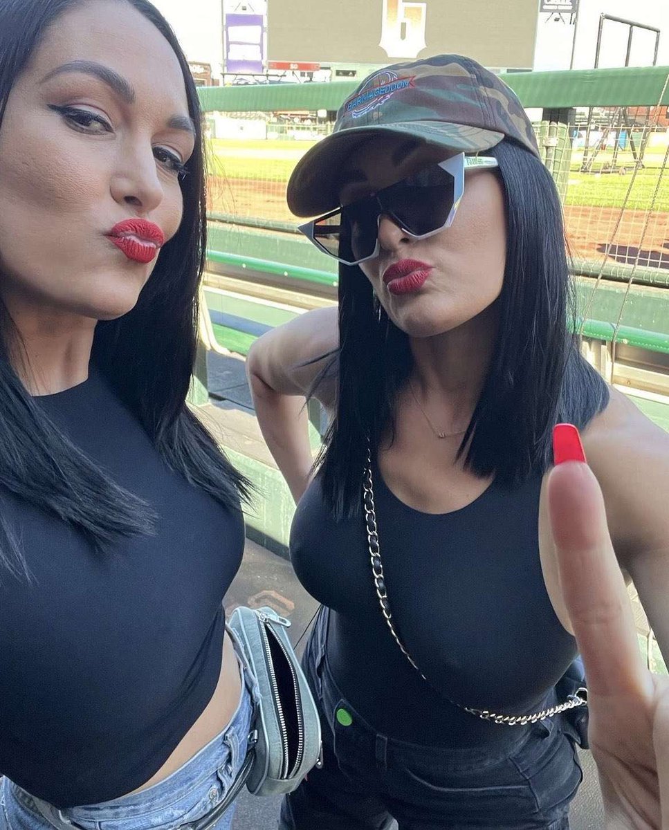 J₳ĐɆ ₵₳Ɽ₲łⱠⱠ tweet media