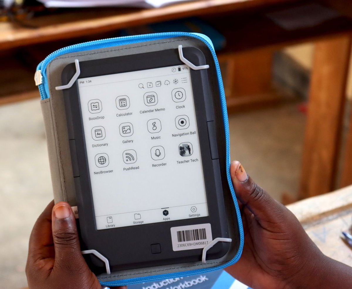 Abarimu bari hano nimutubwire:

Iri koranabuhanga se murarizi❓

Kugera ku ishuri, 
ugahita wiconnecta kuri telephone y’umuyobozi, 
amasomo y’umunsi wose agahita aza kuri tablet yawe👌

Aba ni bamwe mu barimu bagera ku bihumbi 12.500 barimo guhugurwa na <a href="/Rwanda_Edu/">Ministry of Education | Rwanda</a> binyuze muri