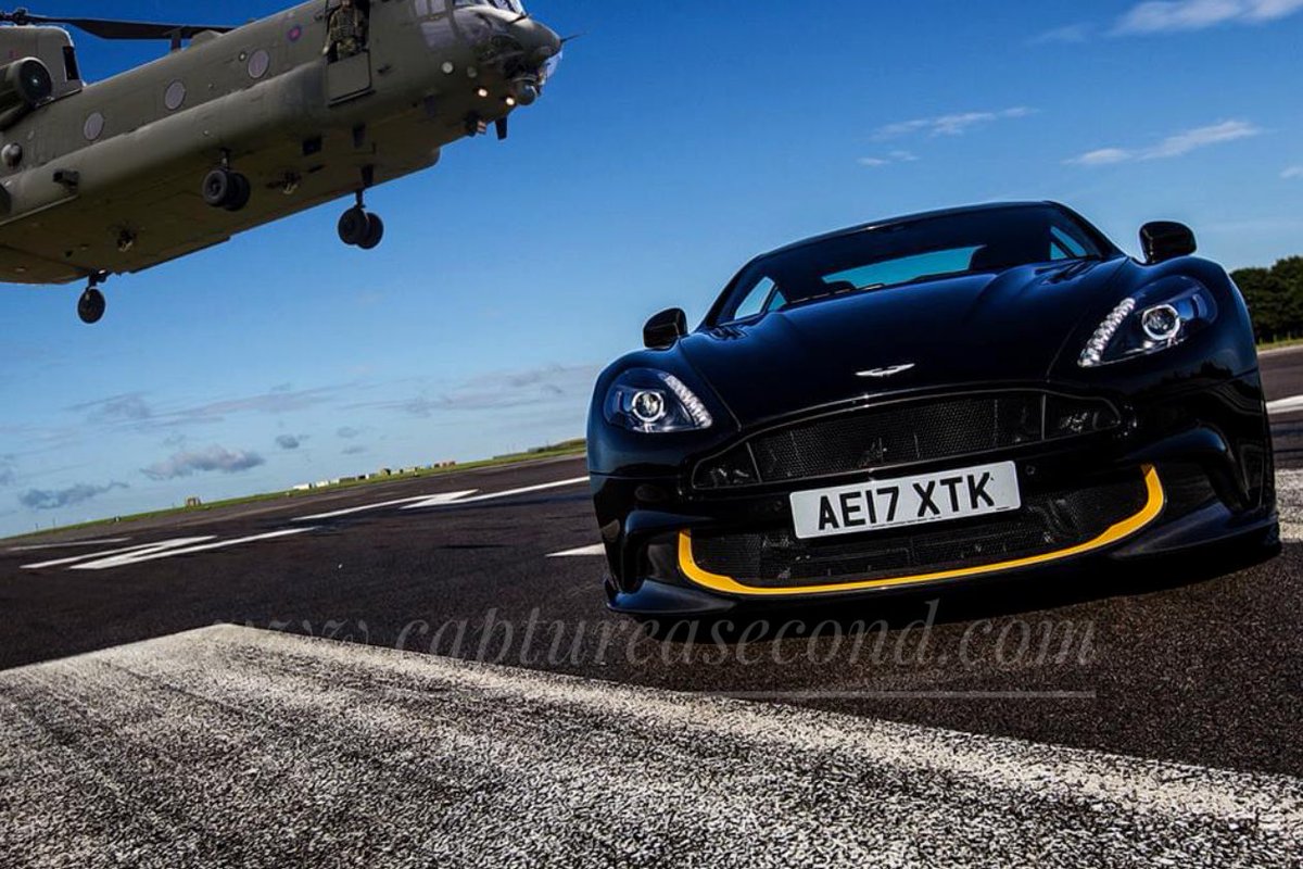 captureasecond's tweet photo. Playing with an Aston Martin and a Chinook -  a fun day! :) #astonmartin #chinook #raf #royalairforce #ch47 #wokkawednesday #humpdayheli #helicopter #aviation #avgeek #captureasecond #aviationismylife #aviationdaily #military #militarymuscle #verticalmag #heliweb https://t.co/6ge9EIBpU6