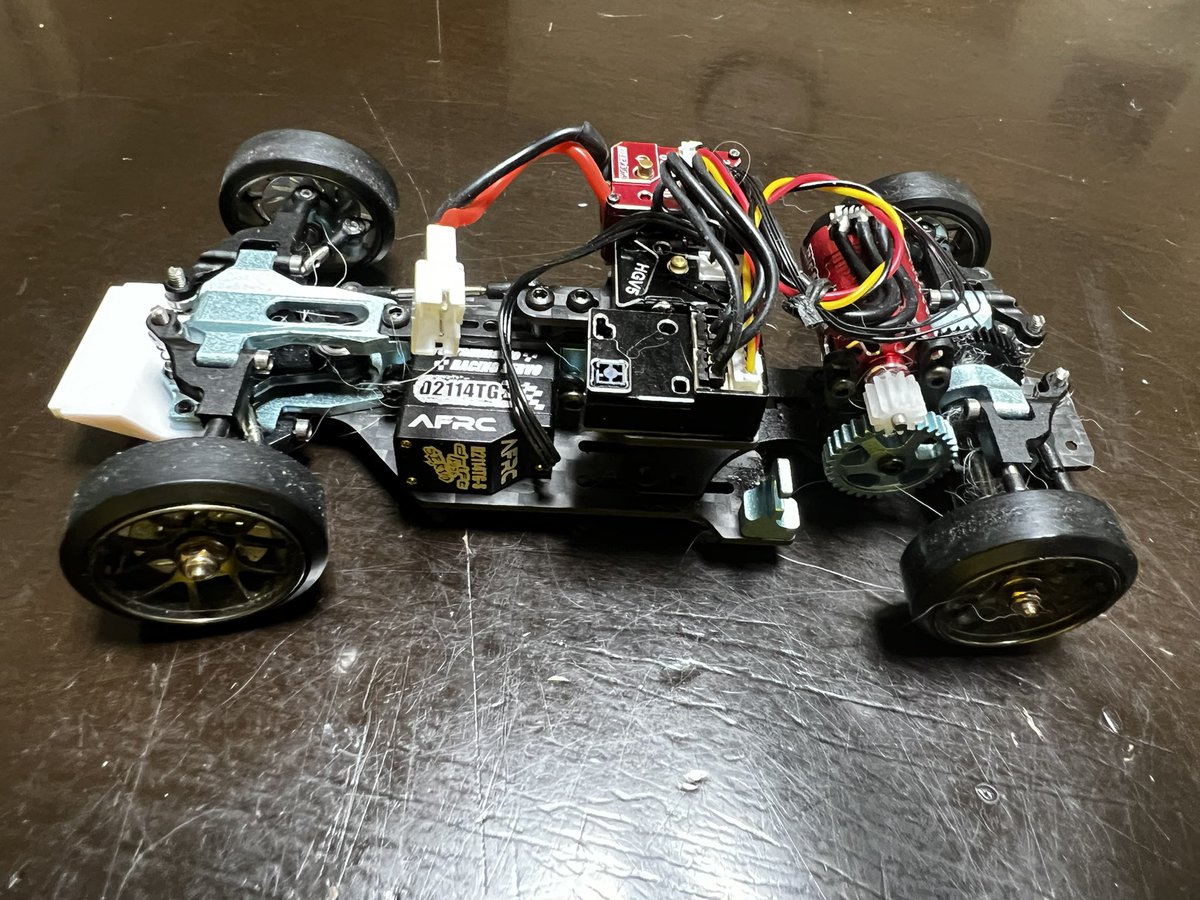 kaie2023's tweet photo. TGracing 1/27
ミニッツのダッヂチャレンジャー仕様
セッティングしやすく素直に走る良いシャーシです
#蚊車 #ドリフト #ラジコン #ラジドリ #DriftArt #TGracing #ZeroRc #MosquitoCar #curiousity https://t.co/kFwXrfOScb